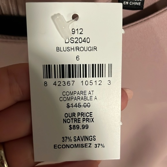 Saks Fifth Ave dress. Size 6. Light pink - Picture 3 of 4